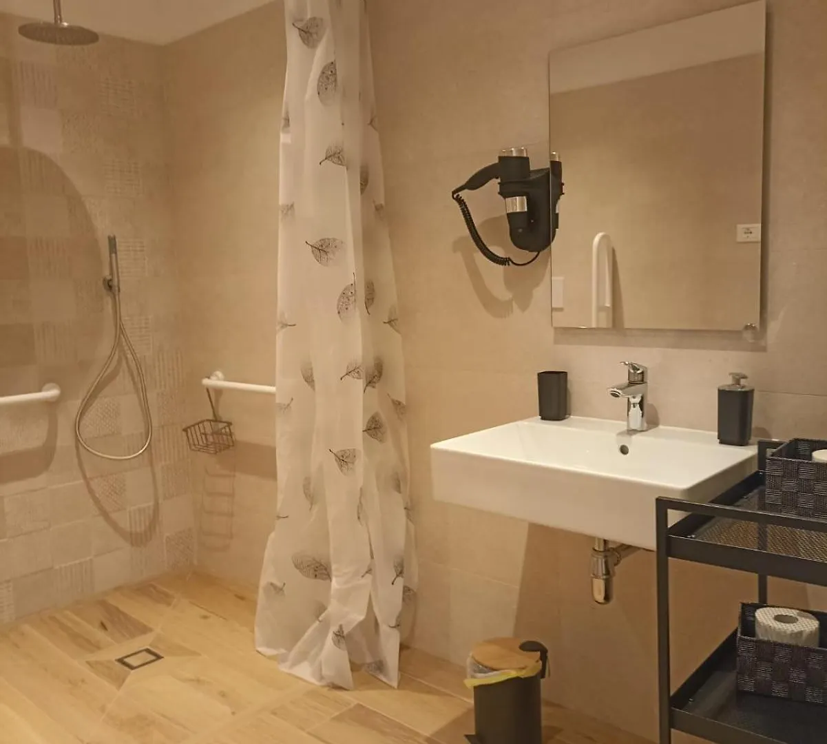 Edera Hall Inclusive Casasco Intelvi